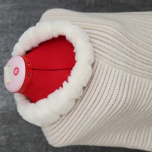 Ana & Rose cream colored poncho sweater with fur collar - Picture 3 of 9